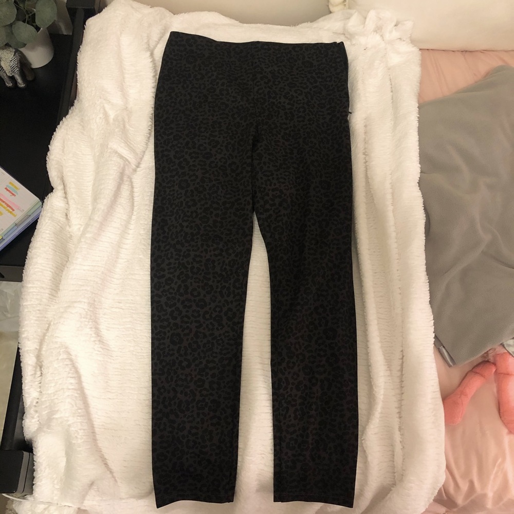 NEW WITH TAGS ANN TAYLOR cheetah print pants